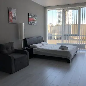 https://apartmant-in-smart-plaza.hotels-of-kiev.com